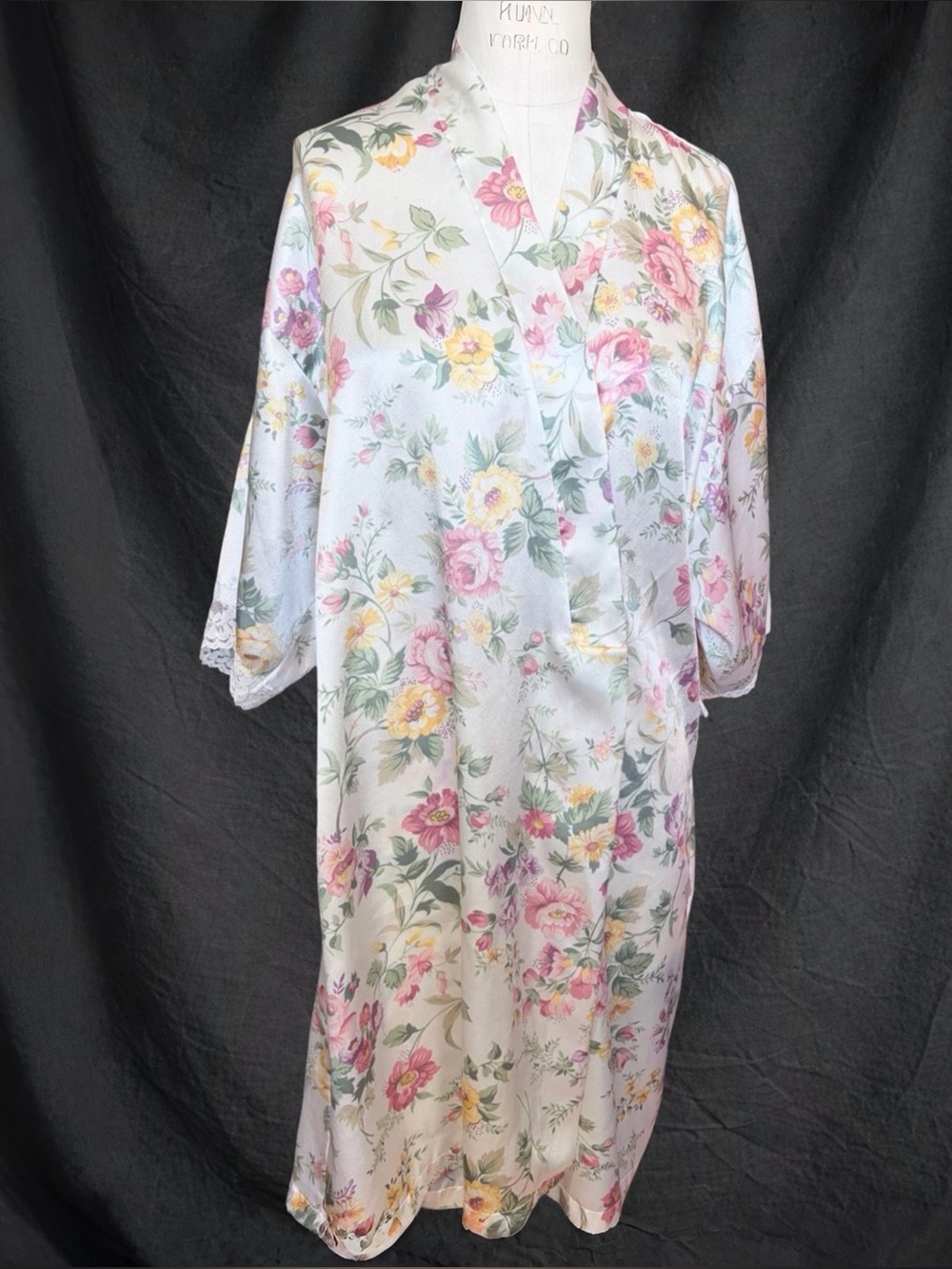 Vintage Barbizon Floral Satin Robe Lace Trim Cottagecore Boudoir Loungewear